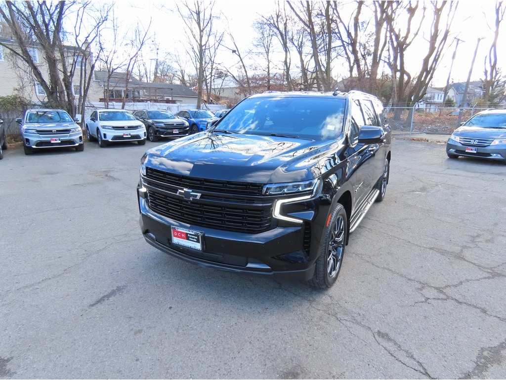 2024 Chevrolet Suburban RST's photo