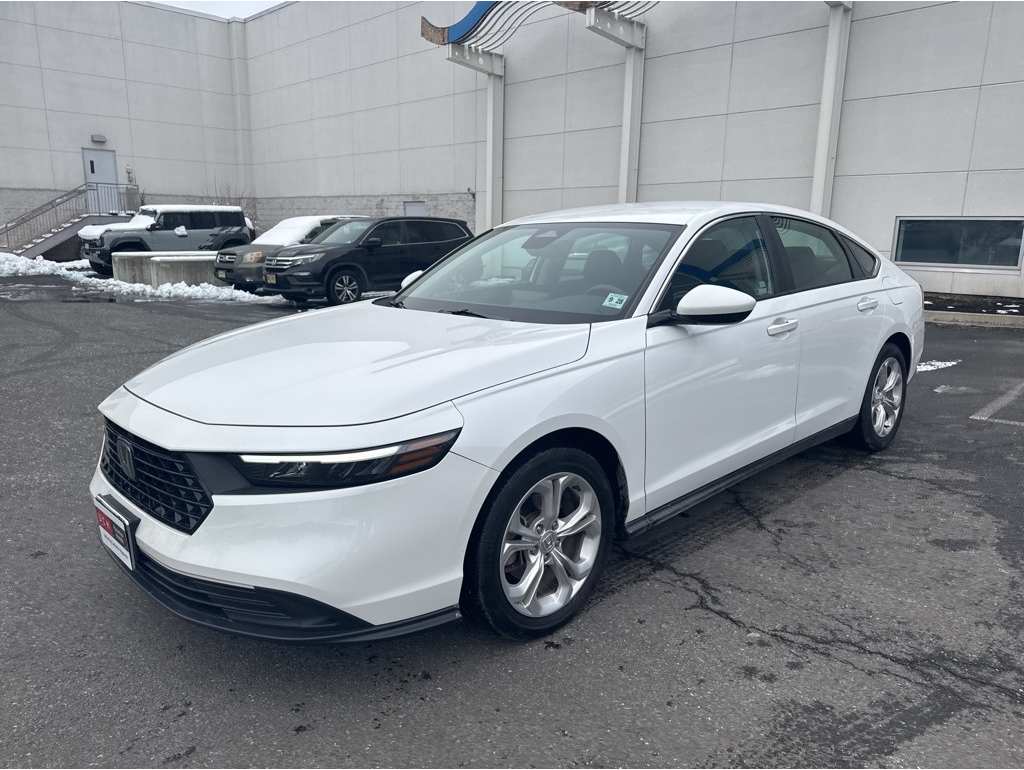 2023 Honda Accord LX's photo