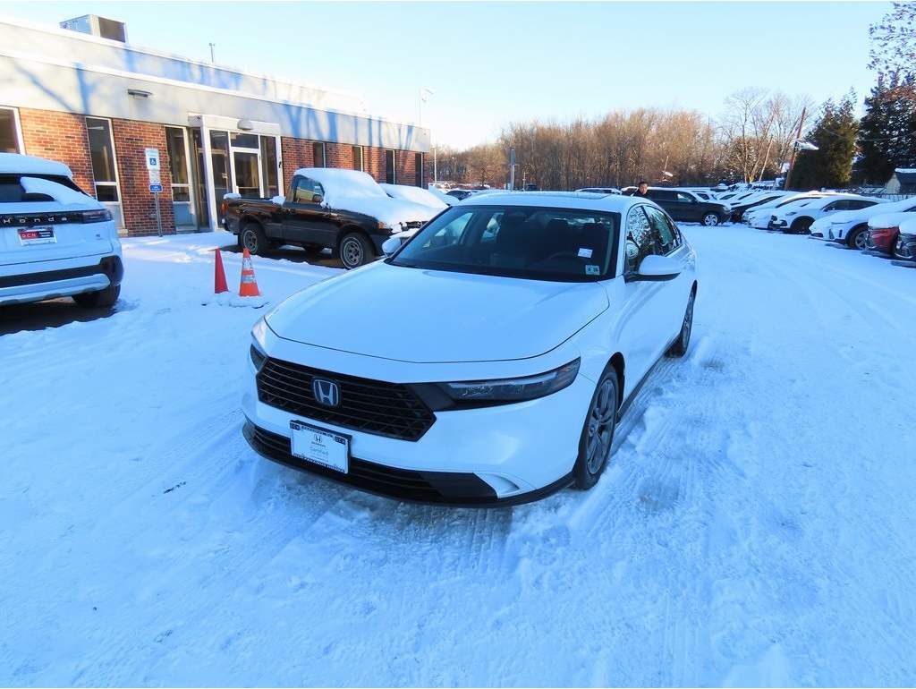 2023 Honda Accord EX's photo