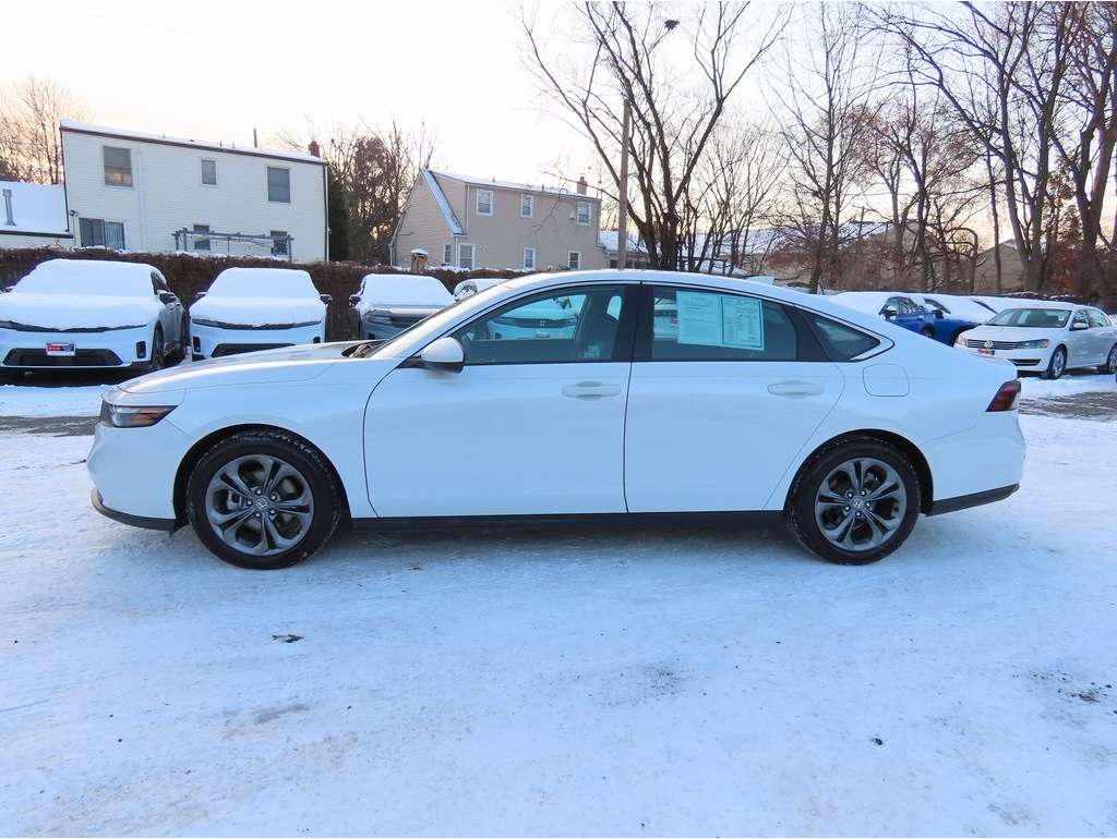 2023 Honda Accord EX's photo