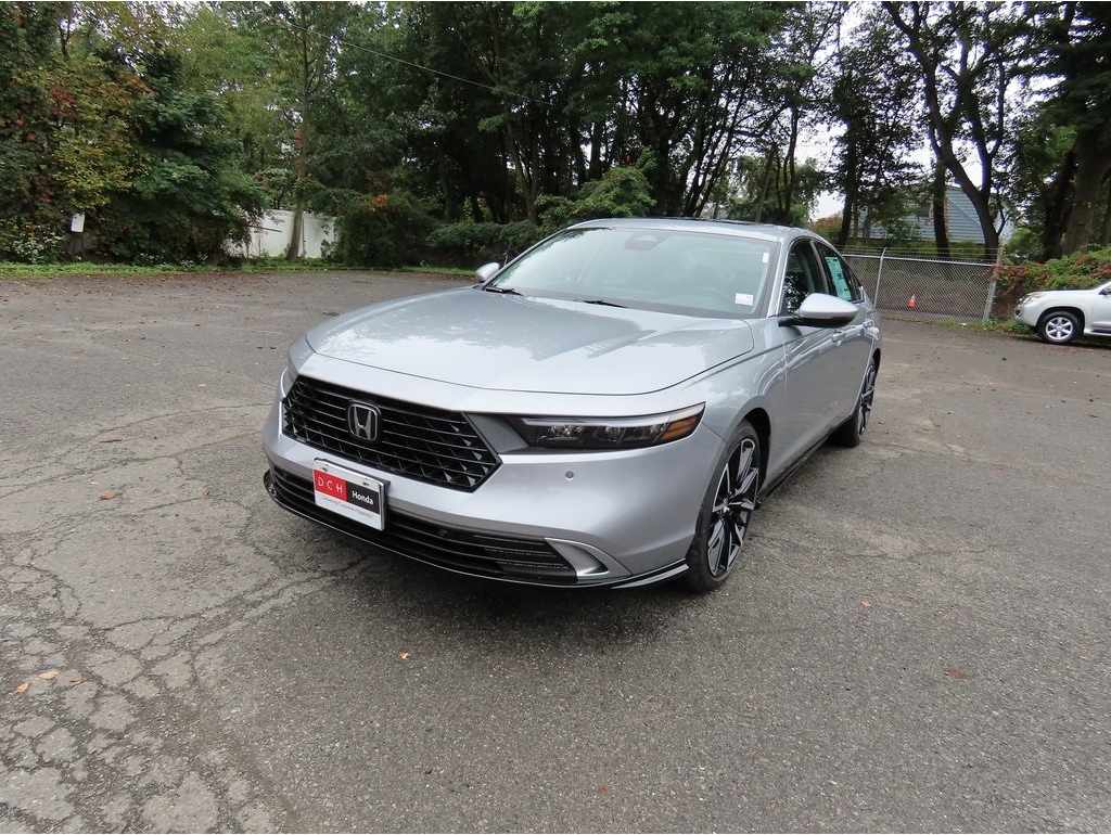 2025 Honda Accord Hybrid Touring's photo