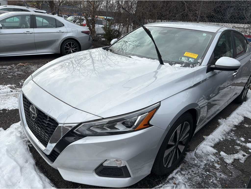 2022 Nissan Altima SV's photo