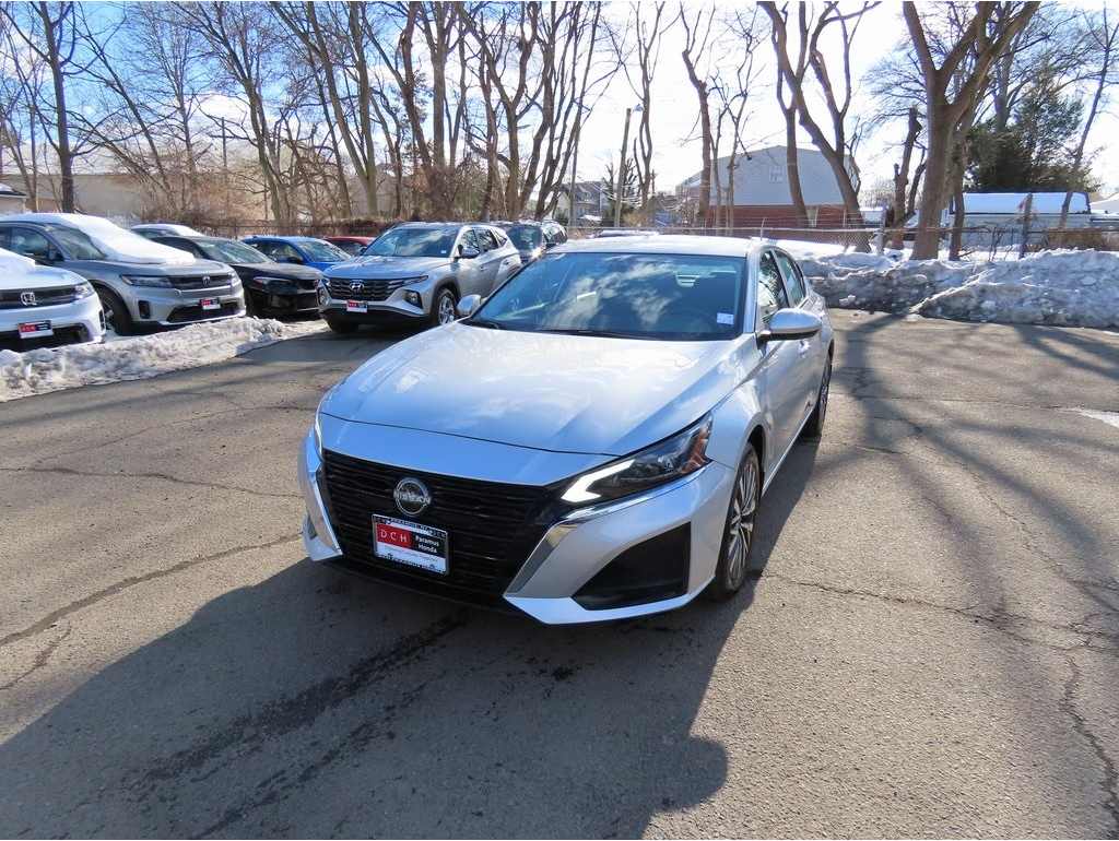 2023 Nissan Altima SV