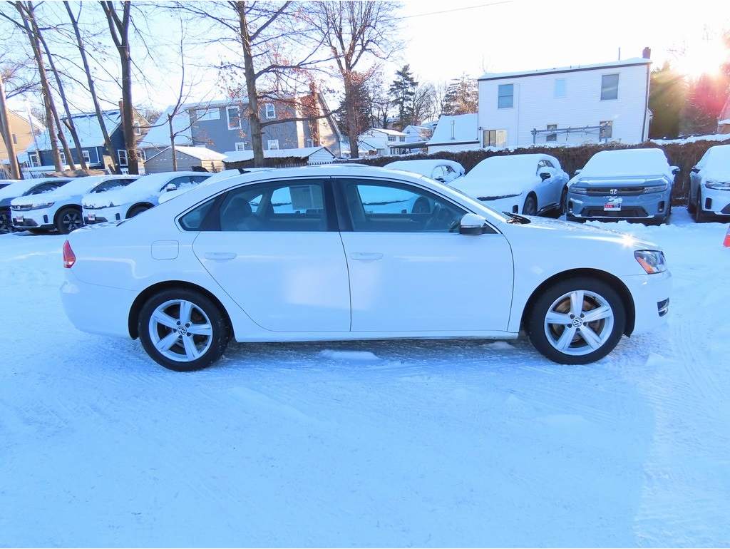 2014 Volkswagen Passat Wolfsbug Edition's photo