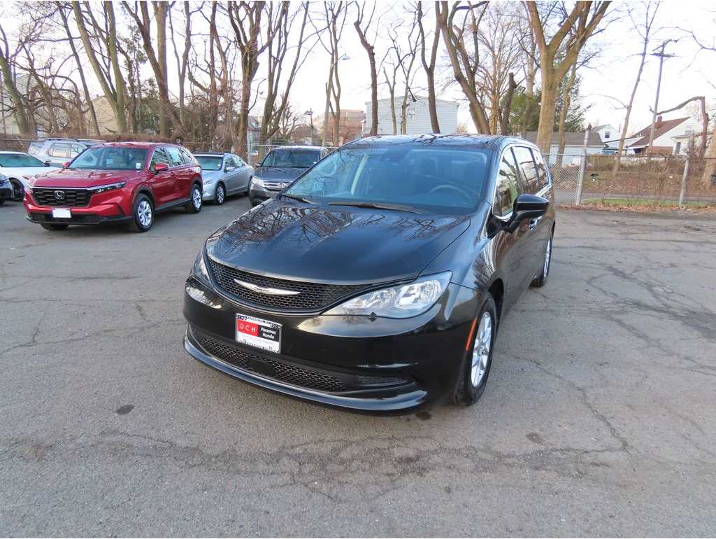 2023 Chrysler Voyager LX