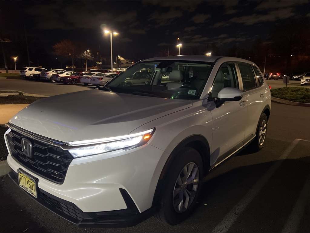 2023 Honda CR-V LX's photo