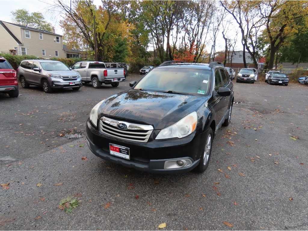 2012 Subaru Outback Premium's photo