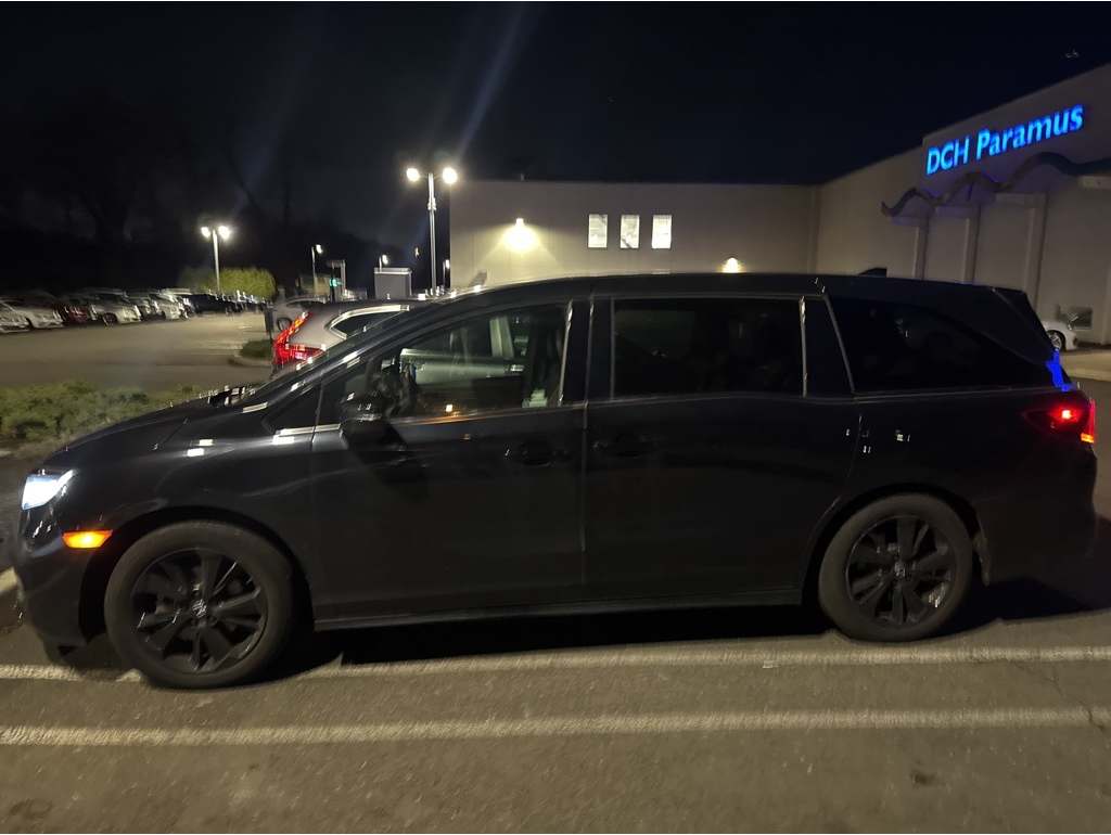 2023 Honda Odyssey SPORT's photo