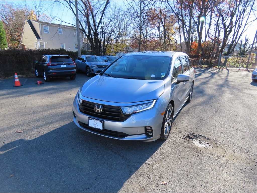 2023 Honda Odyssey Touring's photo