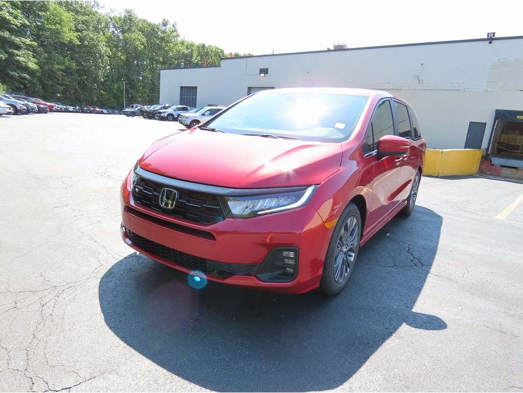 2026 Honda Odyssey Touring's photo