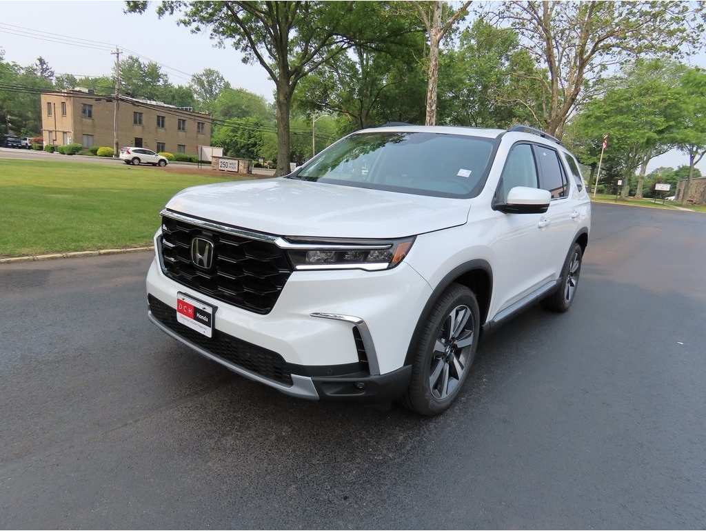 2025 Honda Pilot Touring's photo