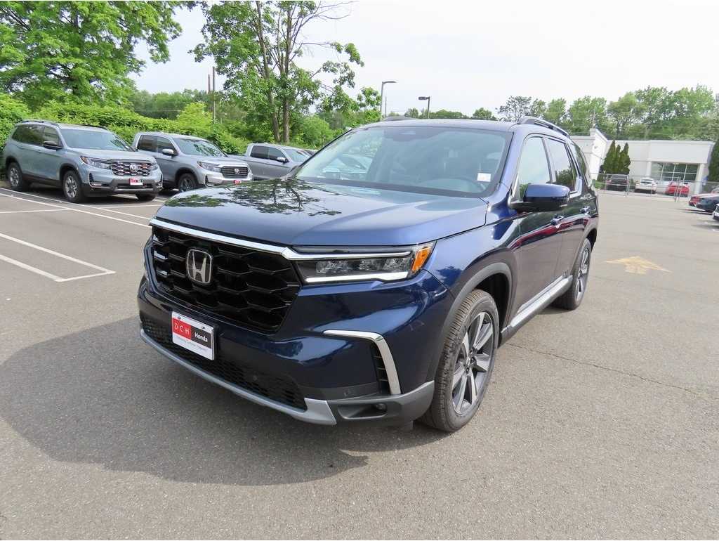 2025 Honda Pilot Touring's photo