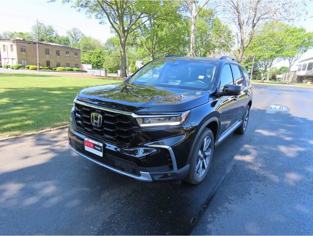 2025 Honda Pilot Touring's photo