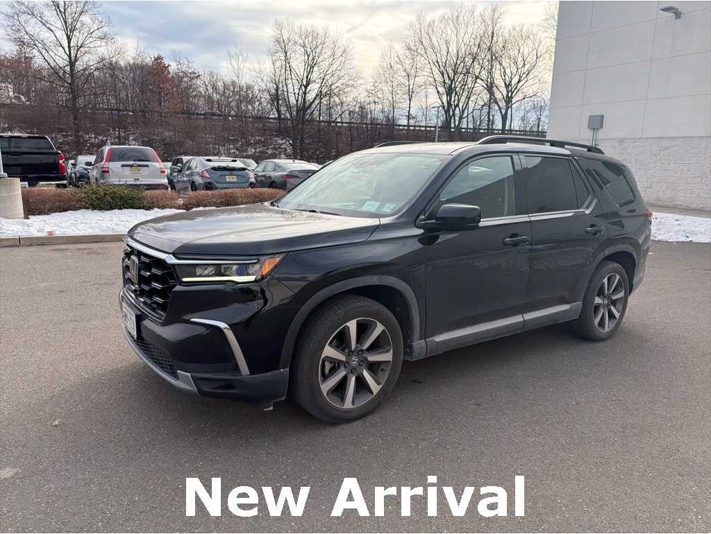 2023 Honda Pilot Elite's photo