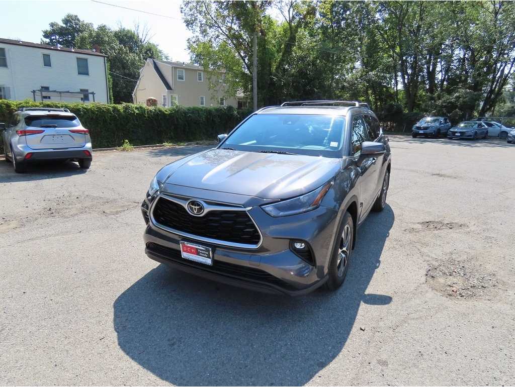 2021 Toyota Highlander XLE's photo