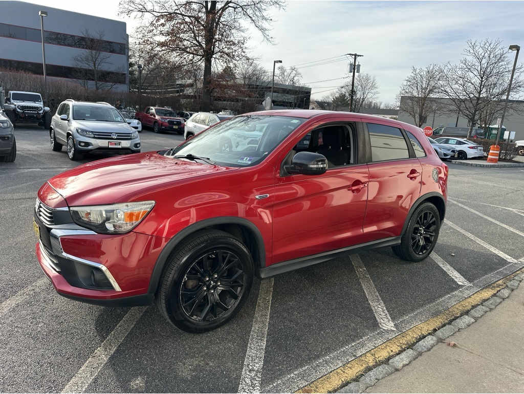 2017 Mitsubishi Outlander Sport LE's photo