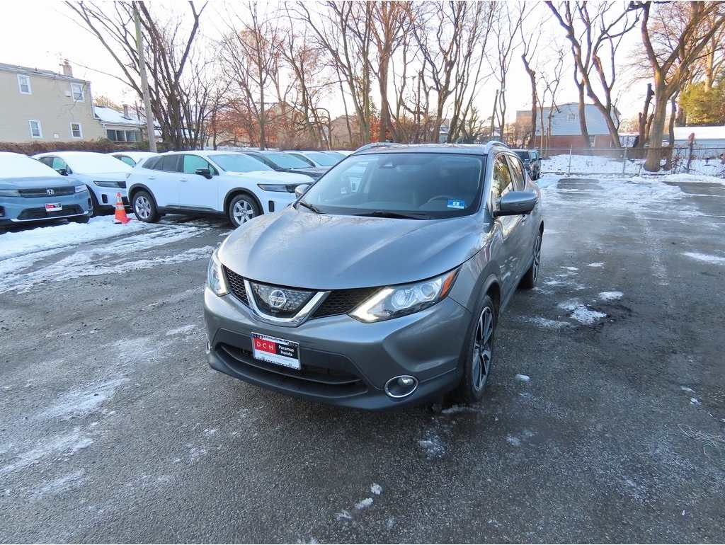2018 Nissan Rogue Sport SL's photo