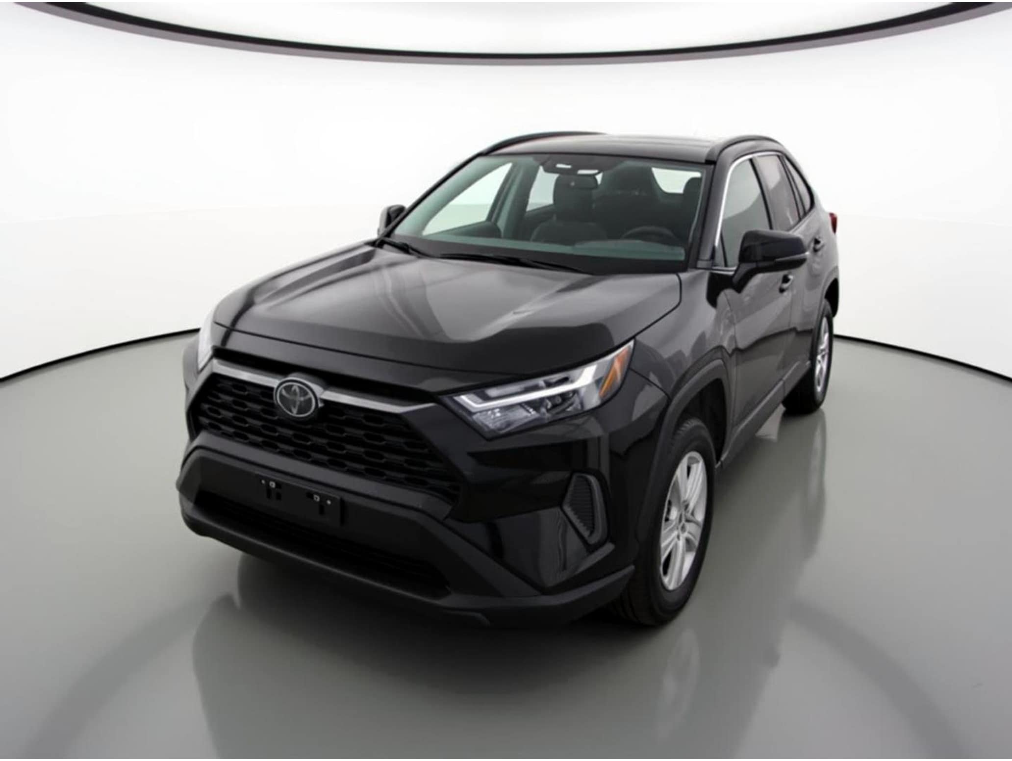 2025 Toyota RAV4 XLE's photo