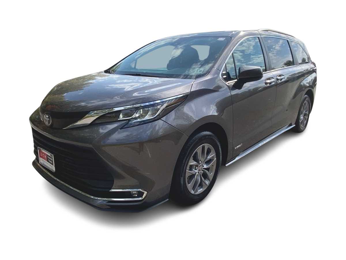 2021 Toyota Sienna XLE -
                Freehold, NJ