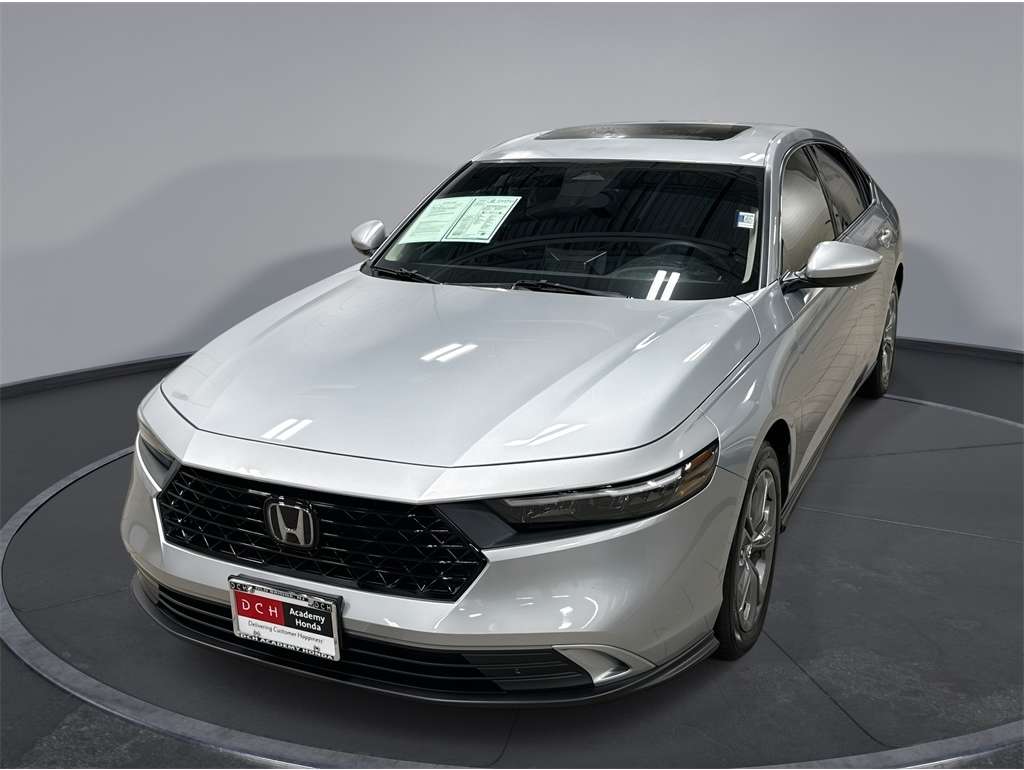 2023 Honda Accord EX's photo