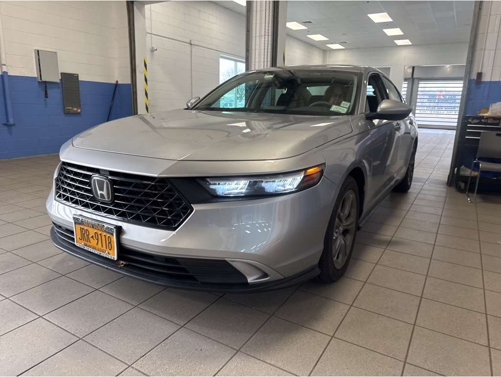 2023 Honda Accord EX's photo