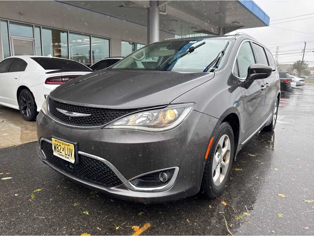 2017 Chrysler Pacifica Touring-L Plus
