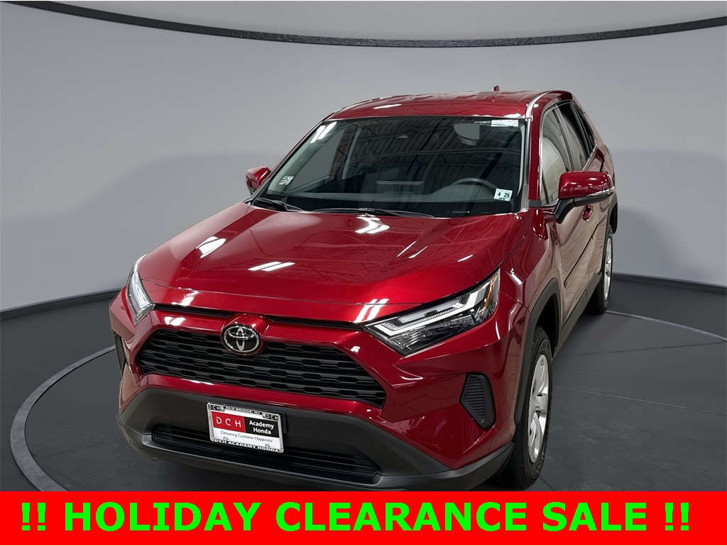 2024 Toyota RAV4 LE's photo