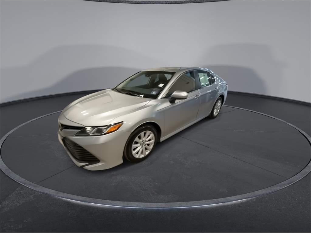 2019 Toyota Camry LE's photo