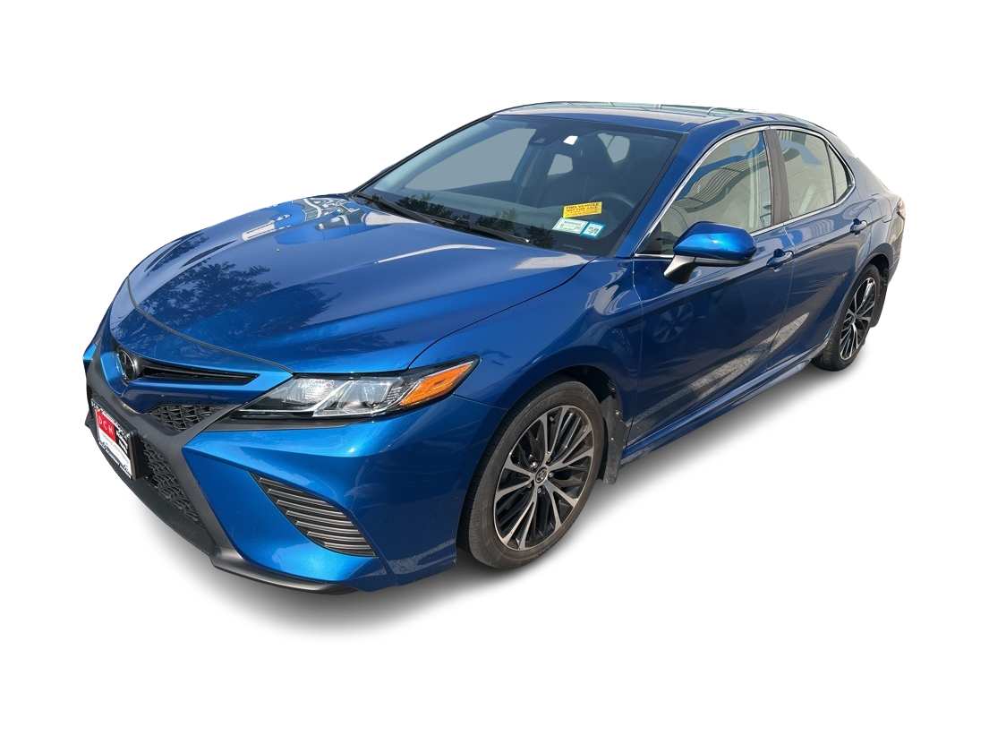 2020 Toyota Camry SE Hero Image