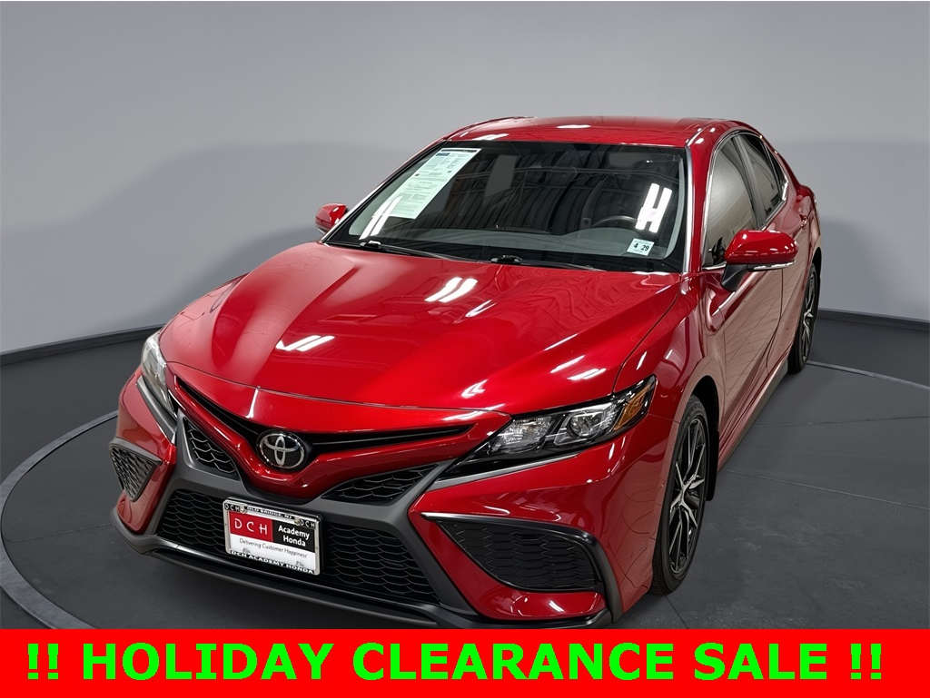 2024 Toyota Camry SE's photo