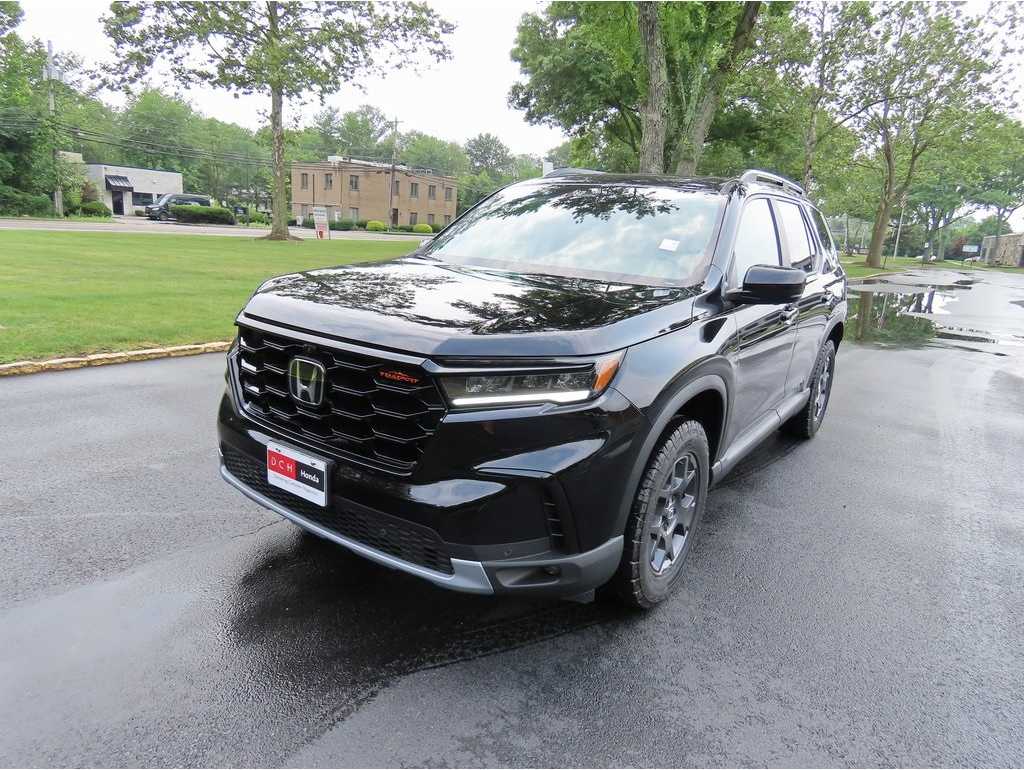 2025 Honda Pilot TrailSport's photo