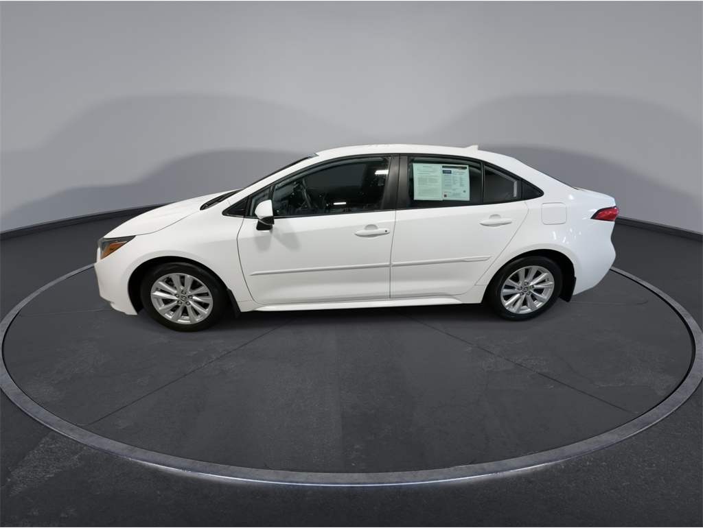 2023 Toyota Corolla LE's photo