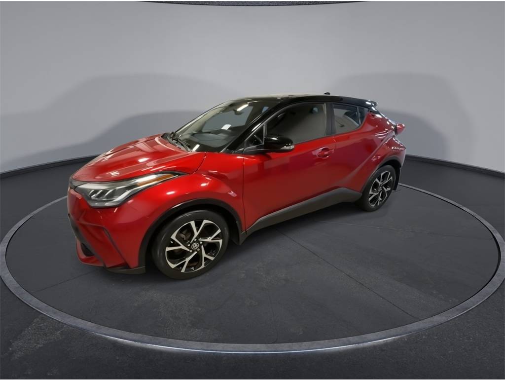 2020 Toyota C-HR XLE's photo