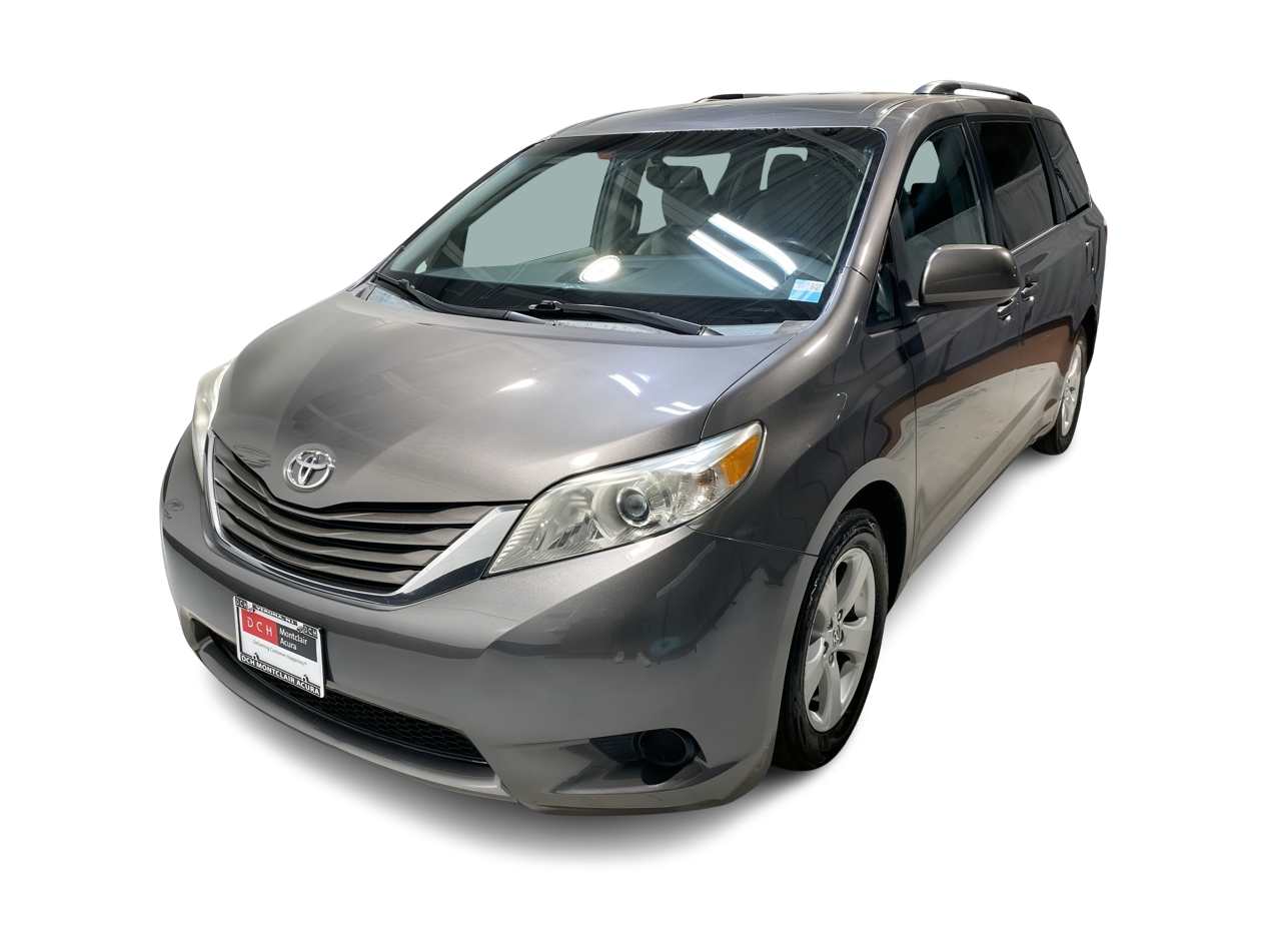 2015 Toyota Sienna LE -
                  Verona, NJ