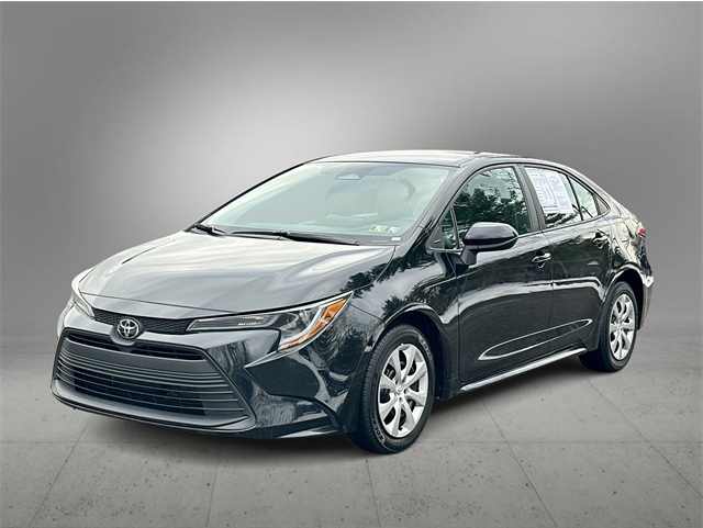 2024 Toyota Corolla LE's photo