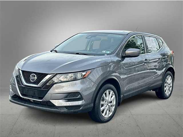 2022 Nissan Rogue Sport S's photo