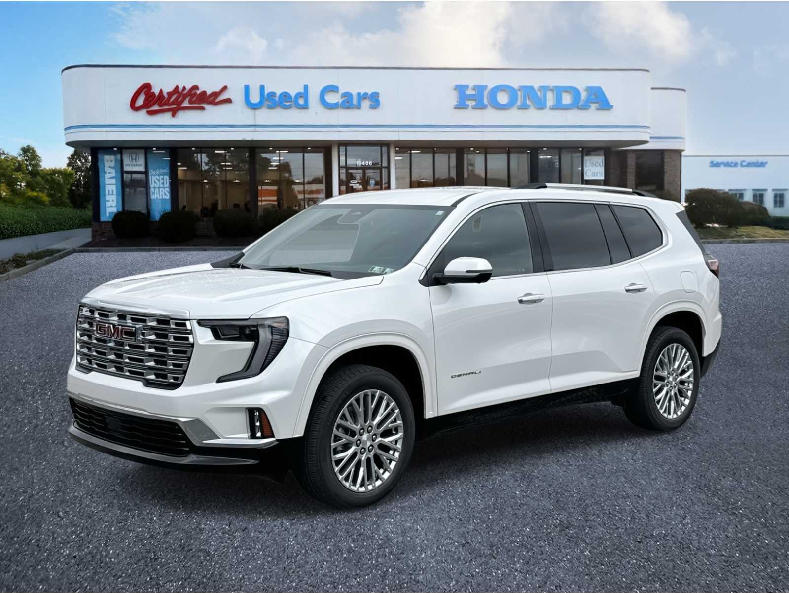 2024 GMC Acadia Denali's photo
