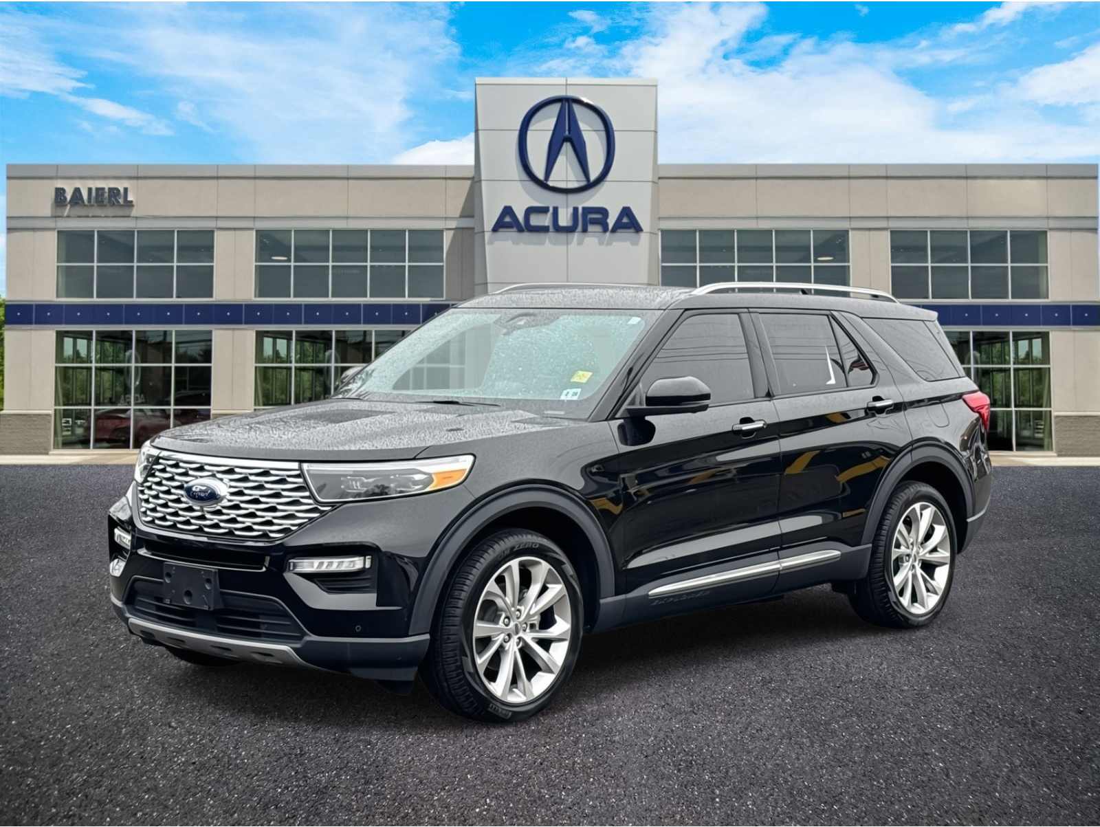 2022 Ford Explorer Platinum's photo
