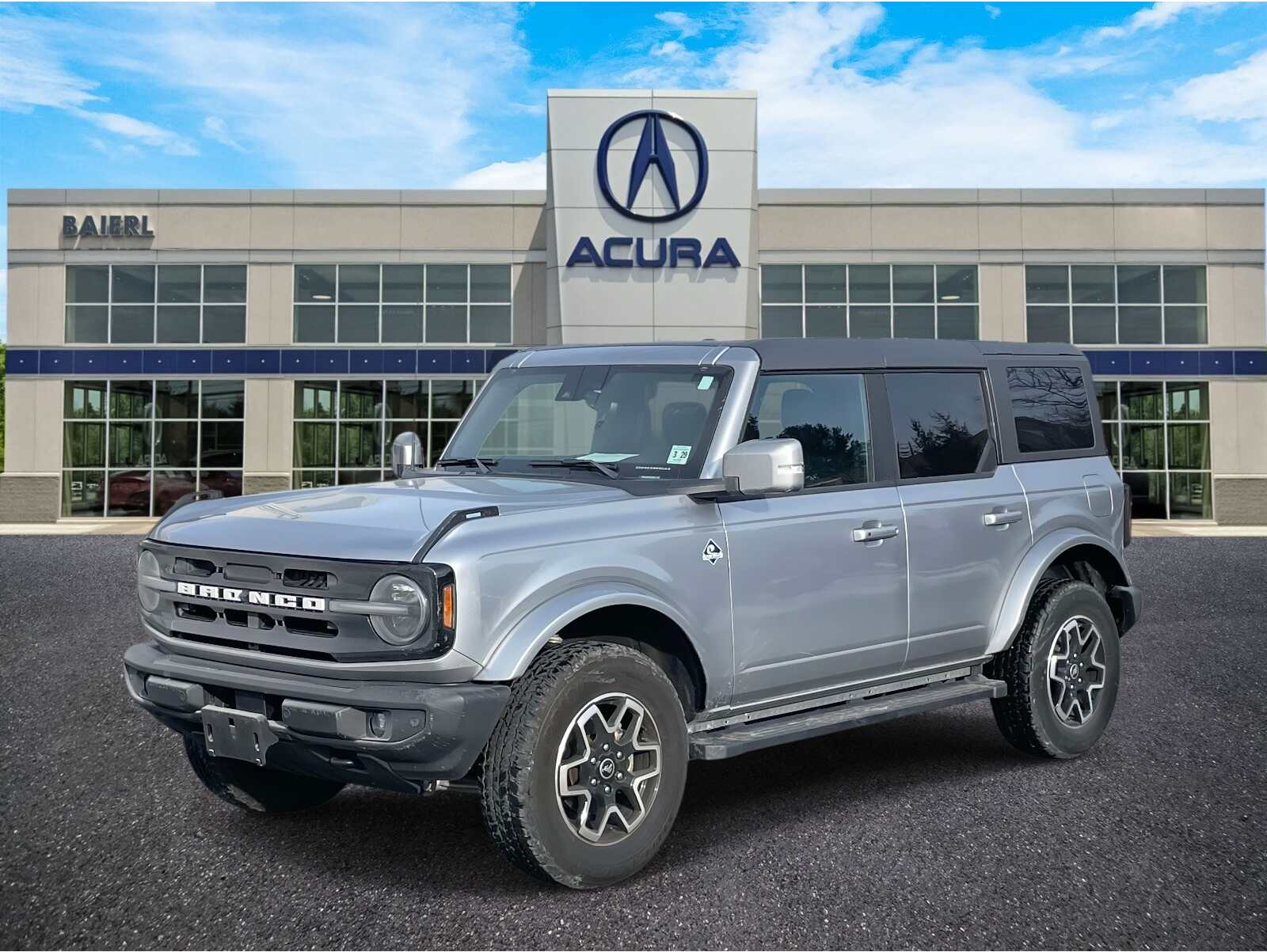 2023 Ford Bronco 4-Door Outer Banks's photo