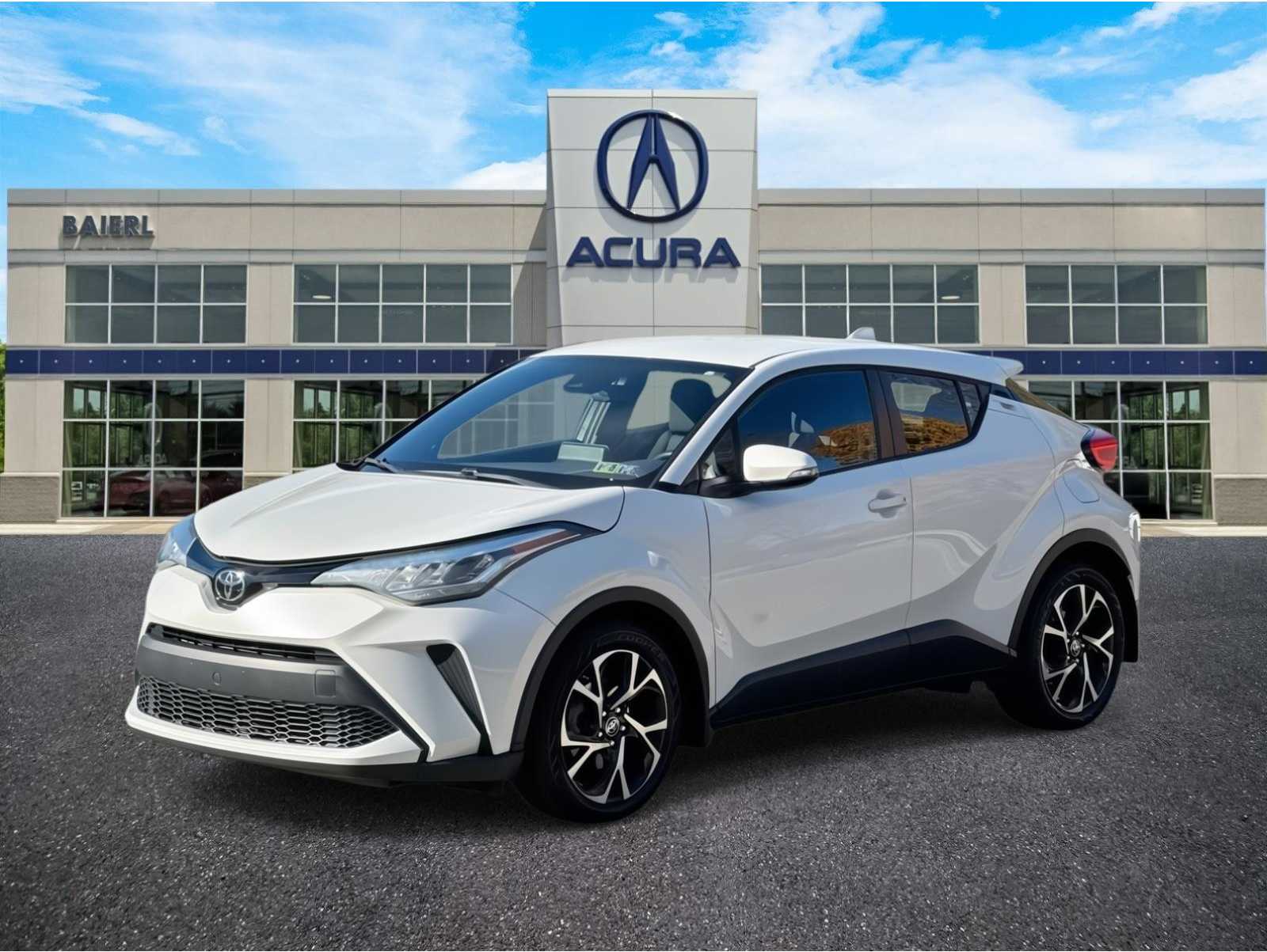 2021 Toyota C-HR XLE's photo
