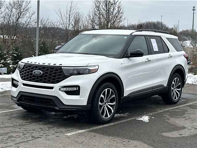 2024 Ford Explorer ST-LINE's photo
