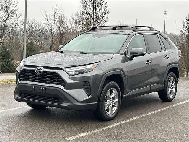 2022 Toyota RAV4 XLE's photo