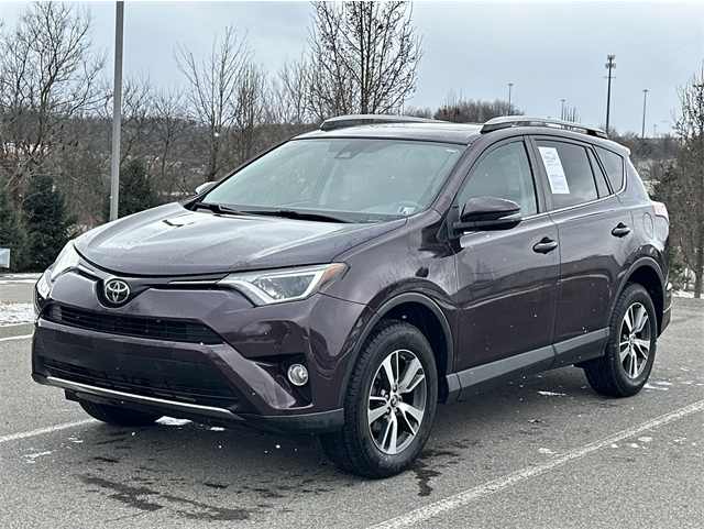 2017 Toyota RAV4 XLE's photo