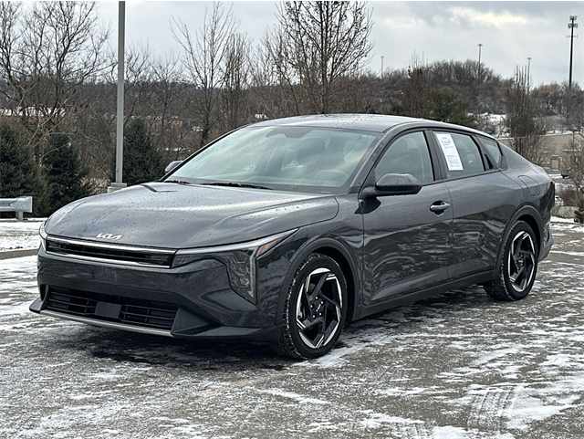 2025 Kia K4 EX's photo