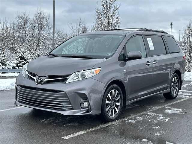 2020 Toyota Sienna XLE