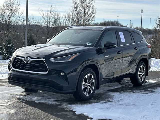 2021 Toyota Highlander XLE's photo