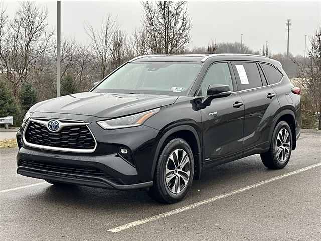 2021 Toyota Highlander XLE's photo