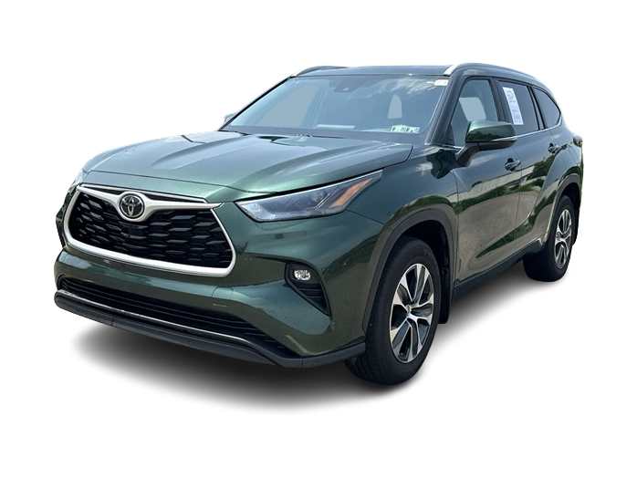 2024 Toyota Highlander XLE Hero Image