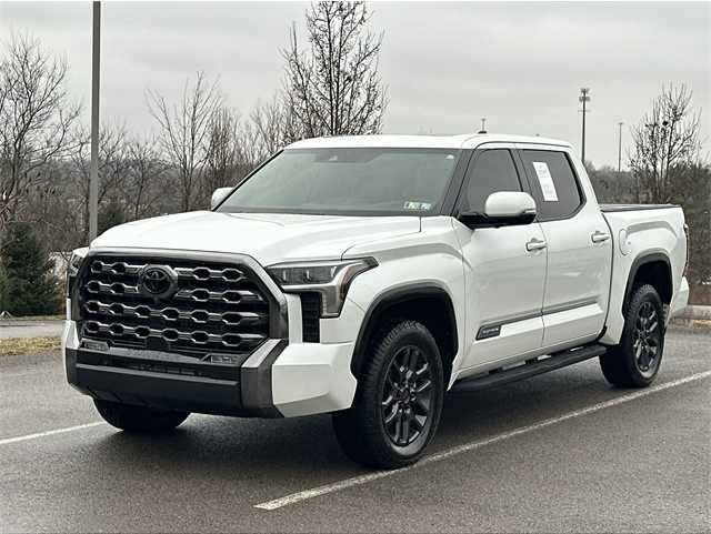 2023 Toyota Tundra Platinum's photo