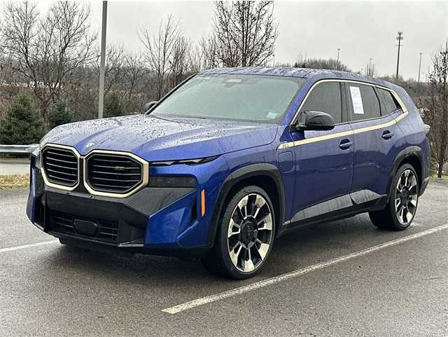 2023 BMW XM Base's photo